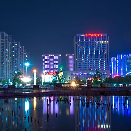 Отель Crowne Plaza Xiangyang By Ihg Экстерьер фото