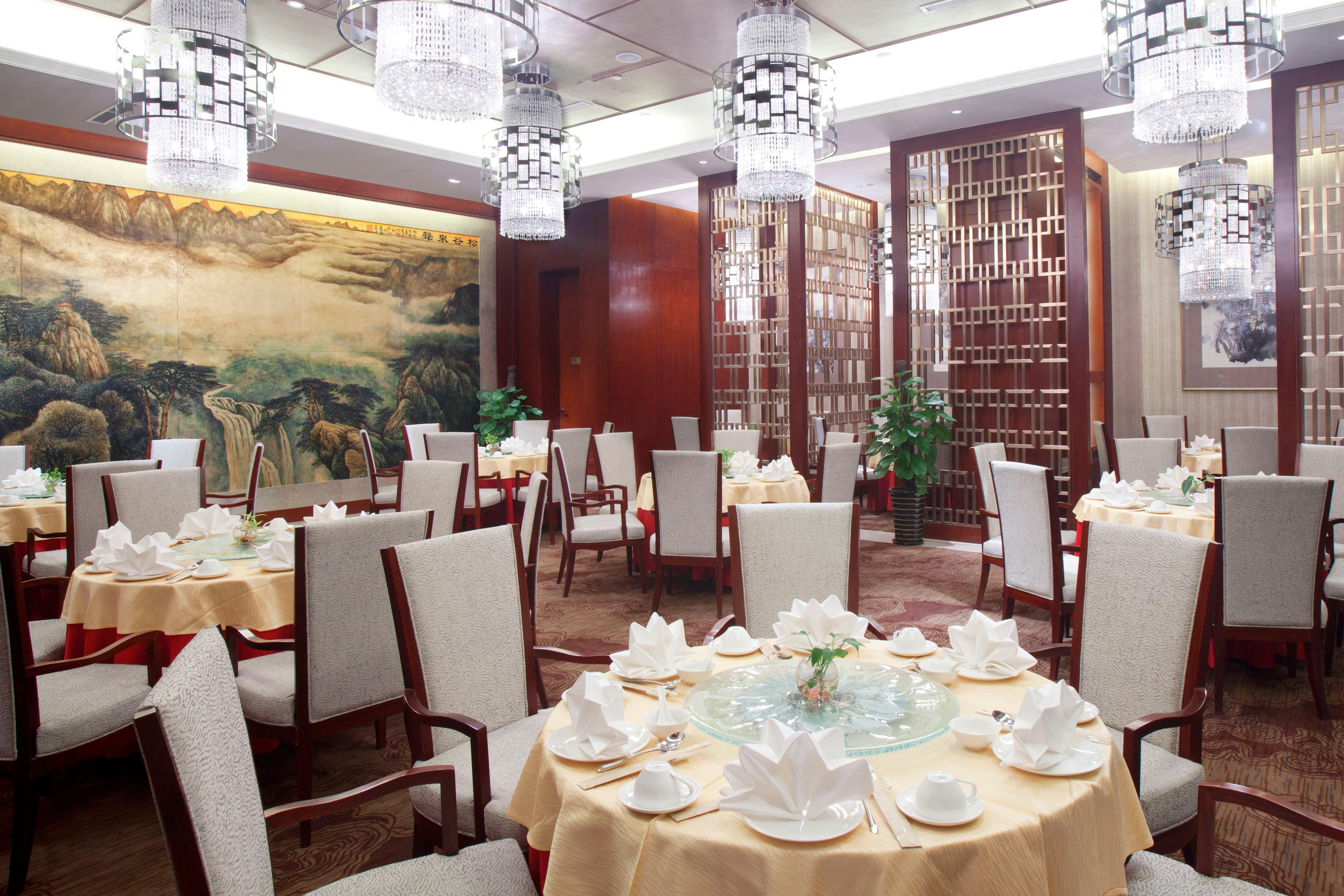 Отель Crowne Plaza Xiangyang By Ihg Экстерьер фото
