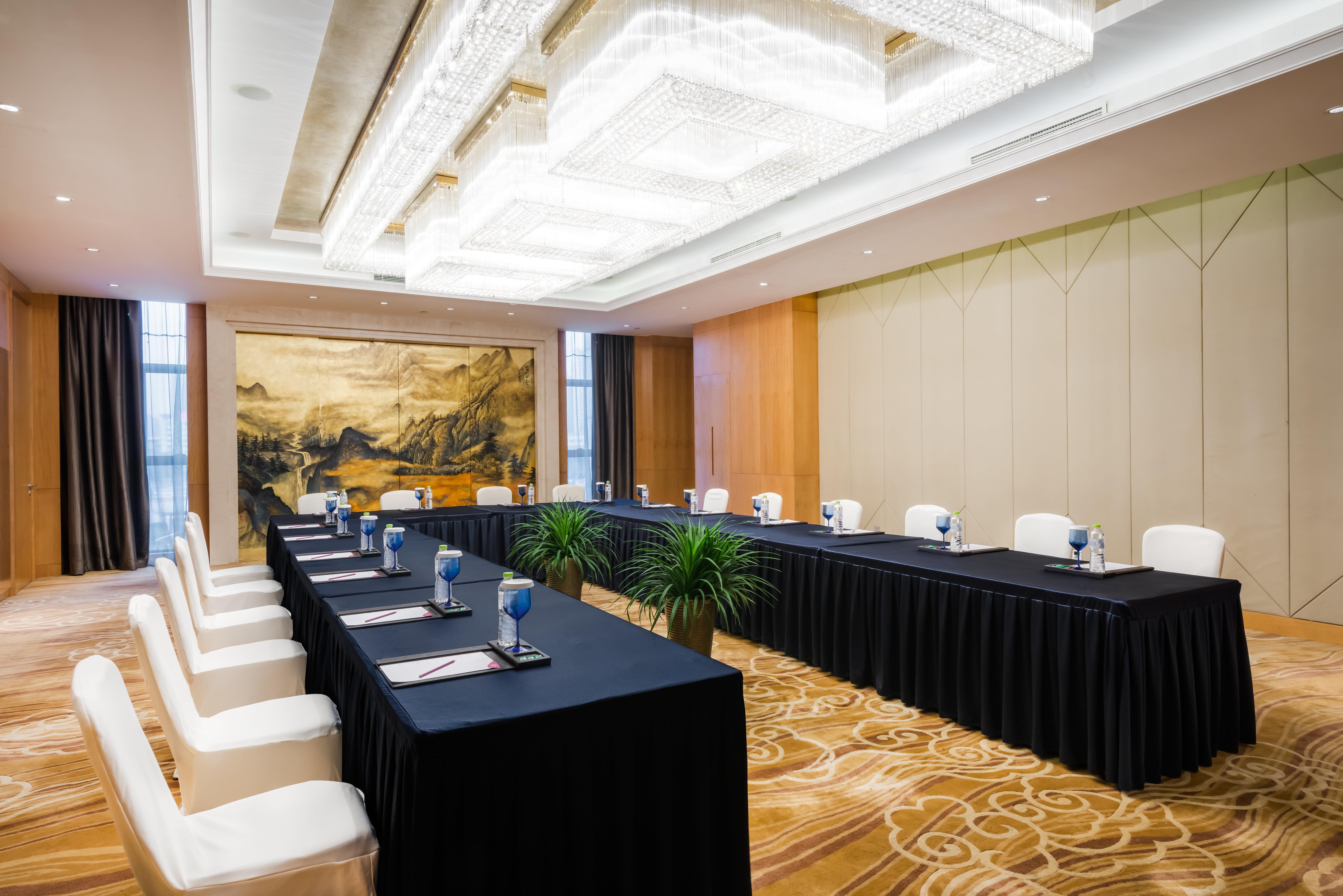 Отель Crowne Plaza Xiangyang By Ihg Экстерьер фото