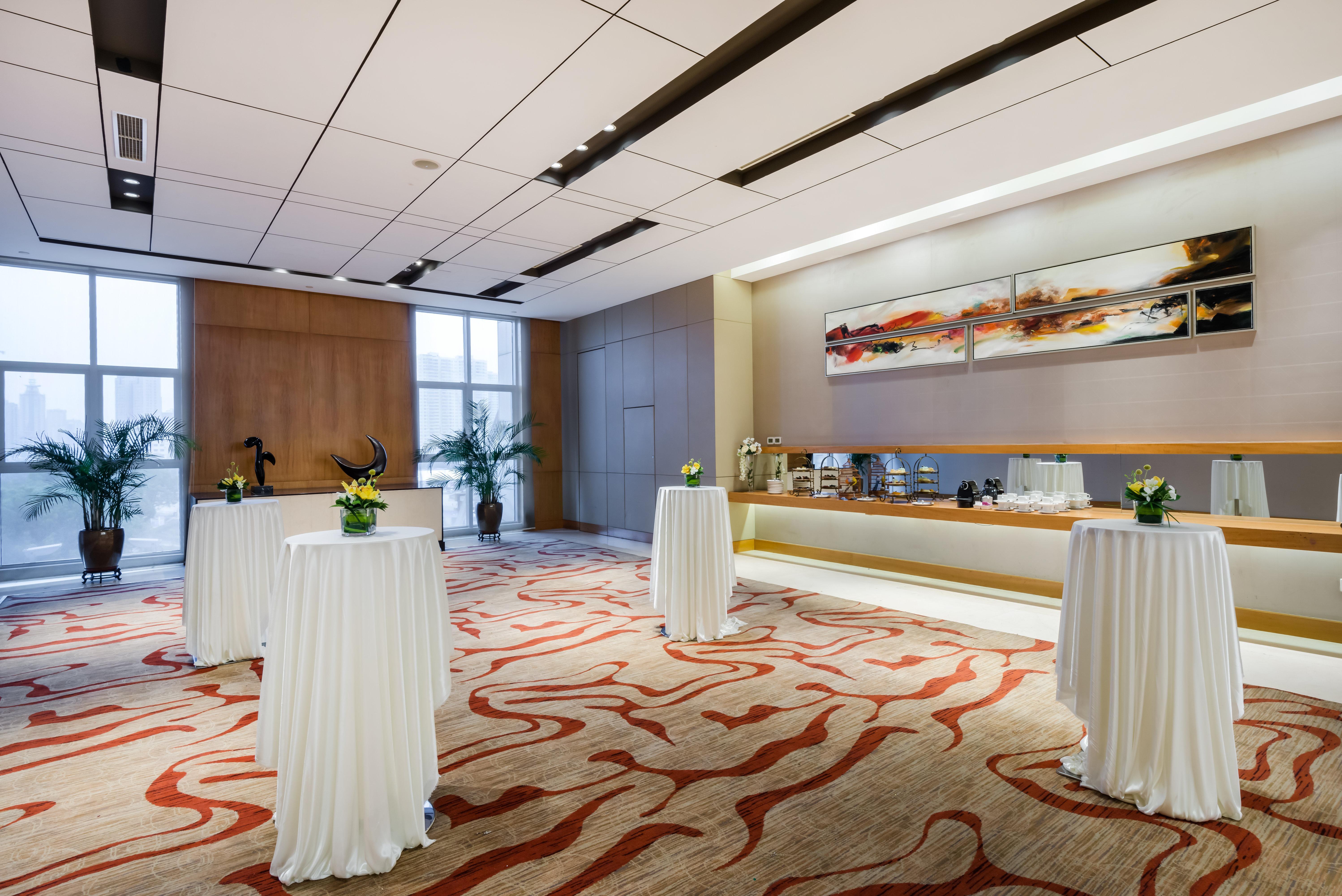 Отель Crowne Plaza Xiangyang By Ihg Экстерьер фото