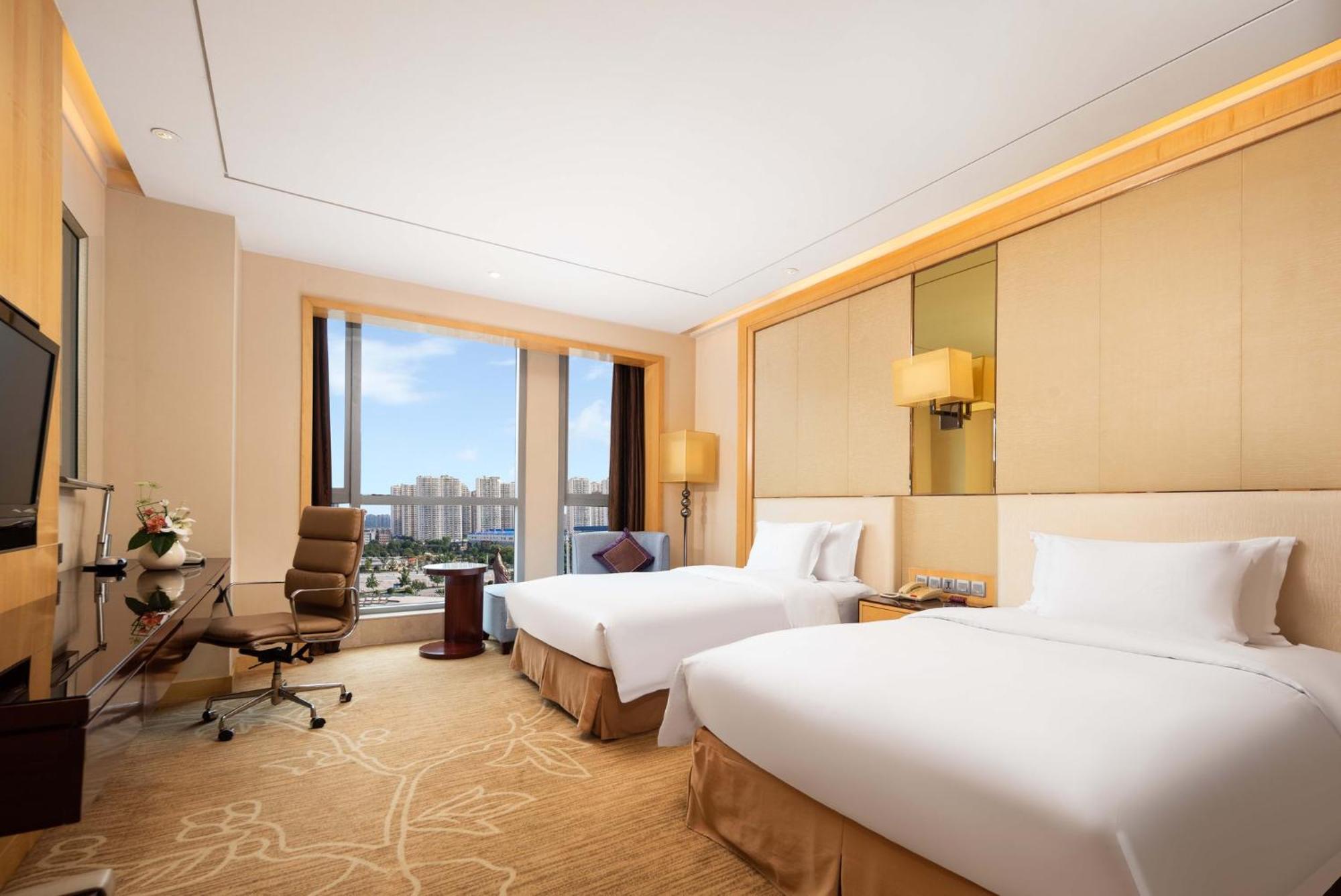 Отель Crowne Plaza Xiangyang By Ihg Экстерьер фото