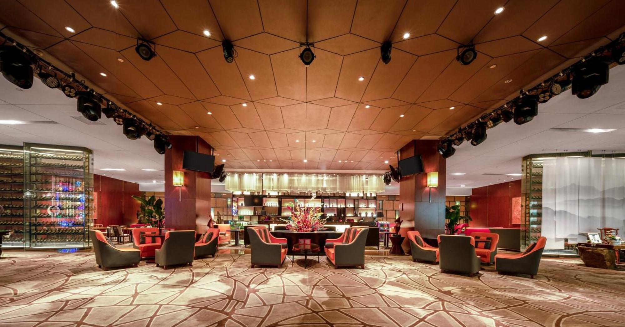 Отель Crowne Plaza Xiangyang By Ihg Экстерьер фото