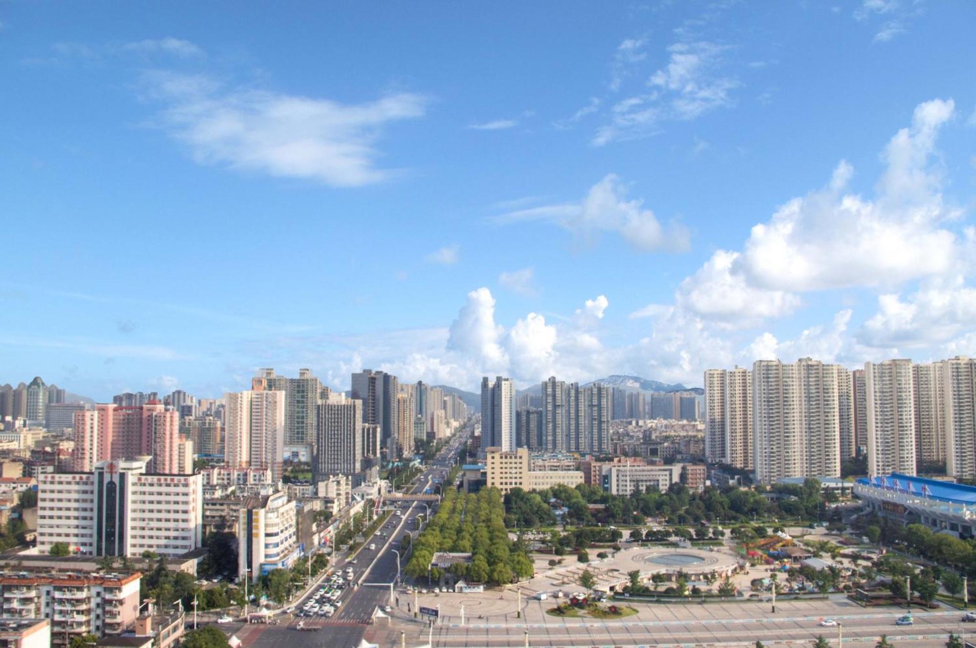 Отель Crowne Plaza Xiangyang By Ihg Экстерьер фото
