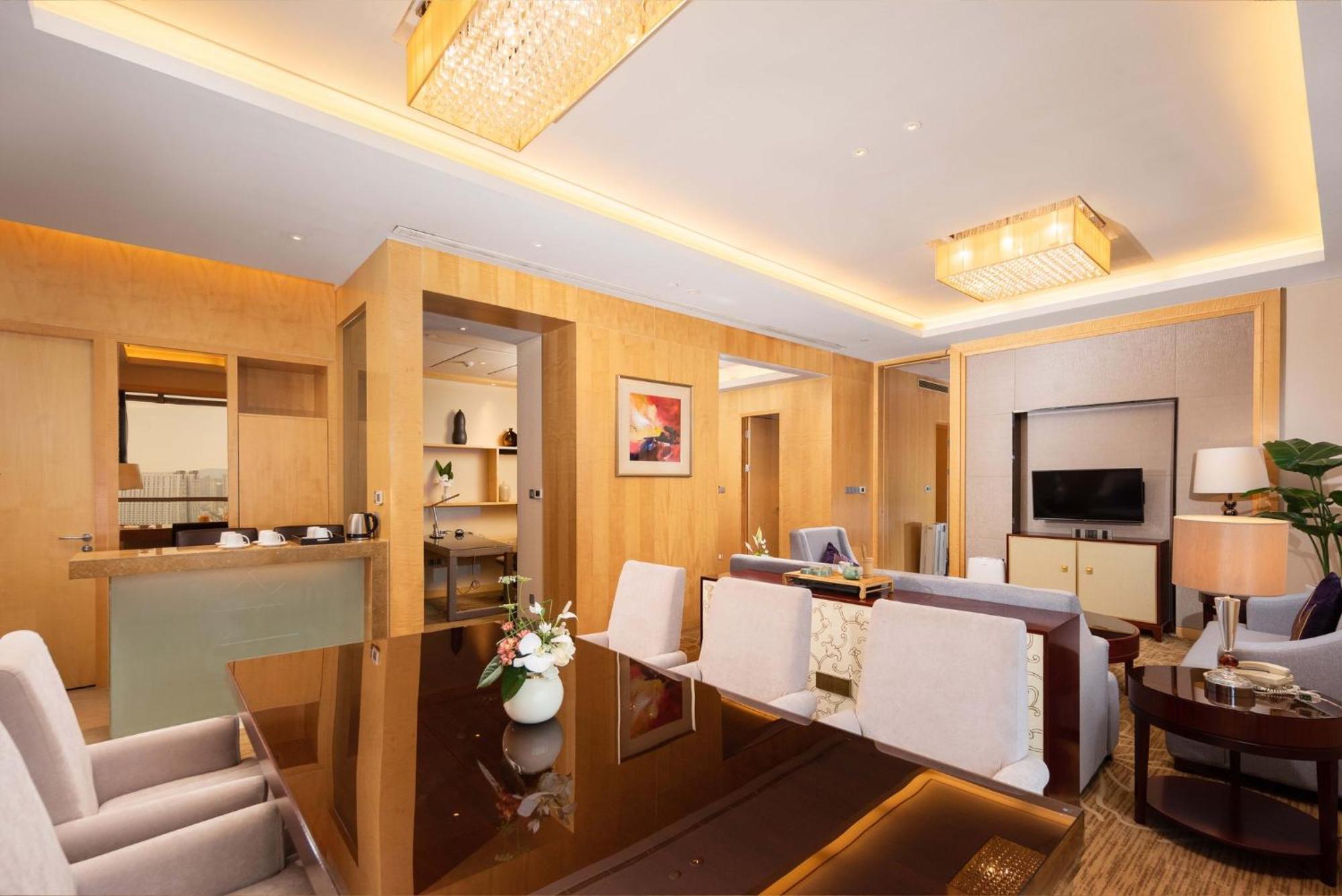 Отель Crowne Plaza Xiangyang By Ihg Экстерьер фото