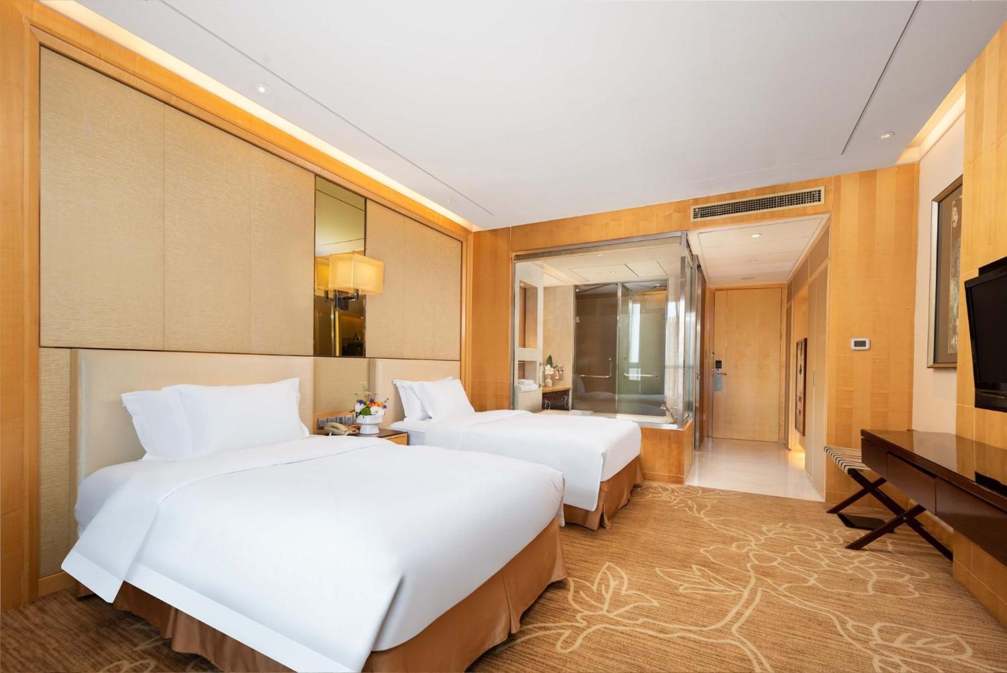 Отель Crowne Plaza Xiangyang By Ihg Экстерьер фото
