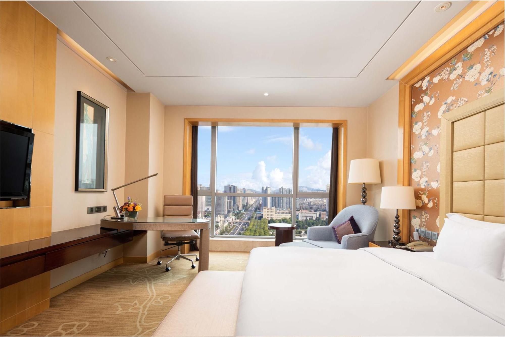 Отель Crowne Plaza Xiangyang By Ihg Экстерьер фото