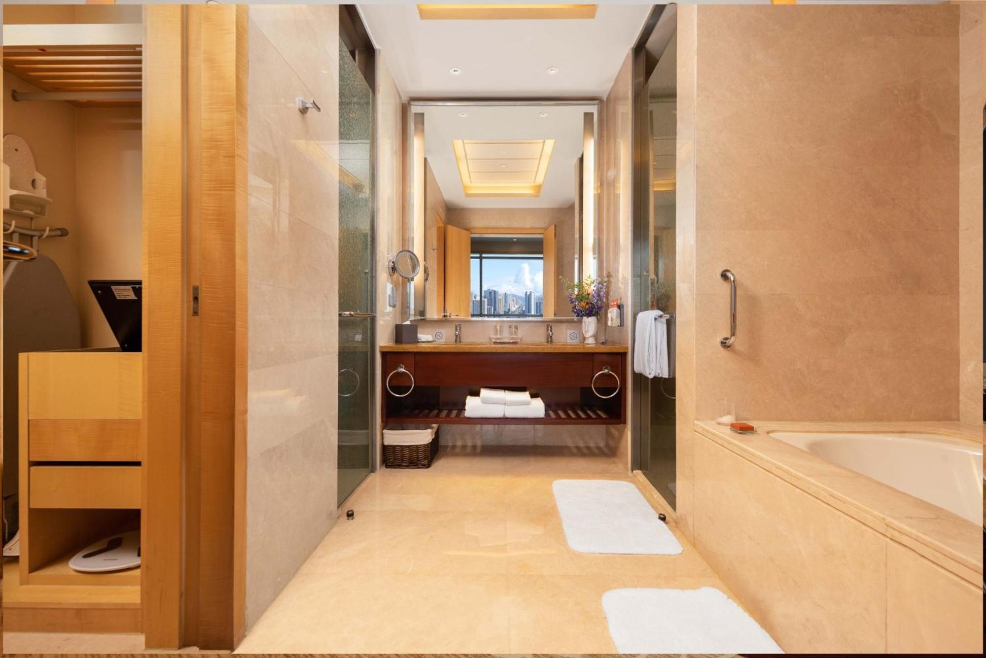 Отель Crowne Plaza Xiangyang By Ihg Экстерьер фото